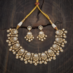 Antique Finish Kundan Necklace for Special Occasions